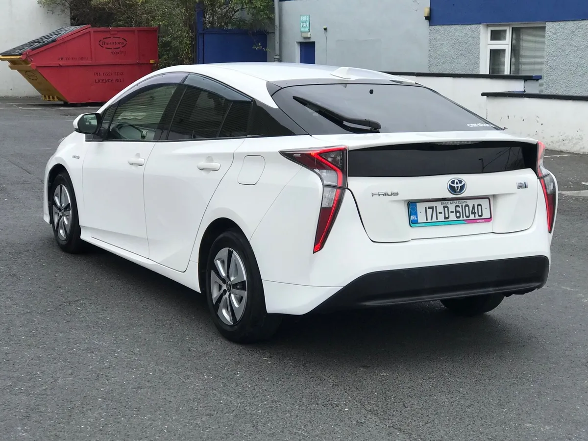 Toyota Prius hybrid Automatic - Image 4