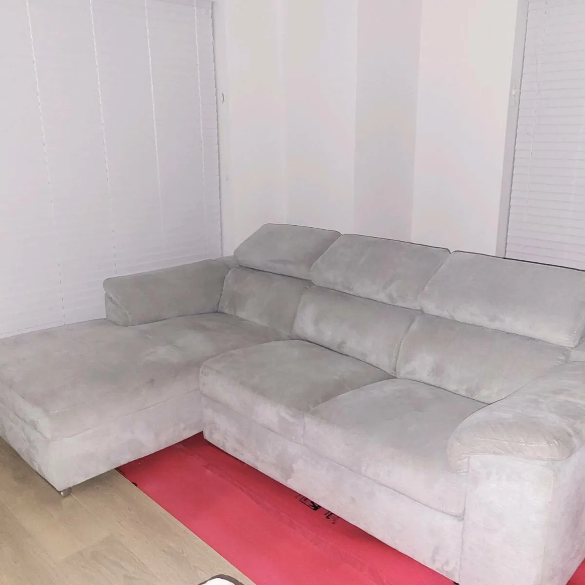 L shaped sofa - Image 1