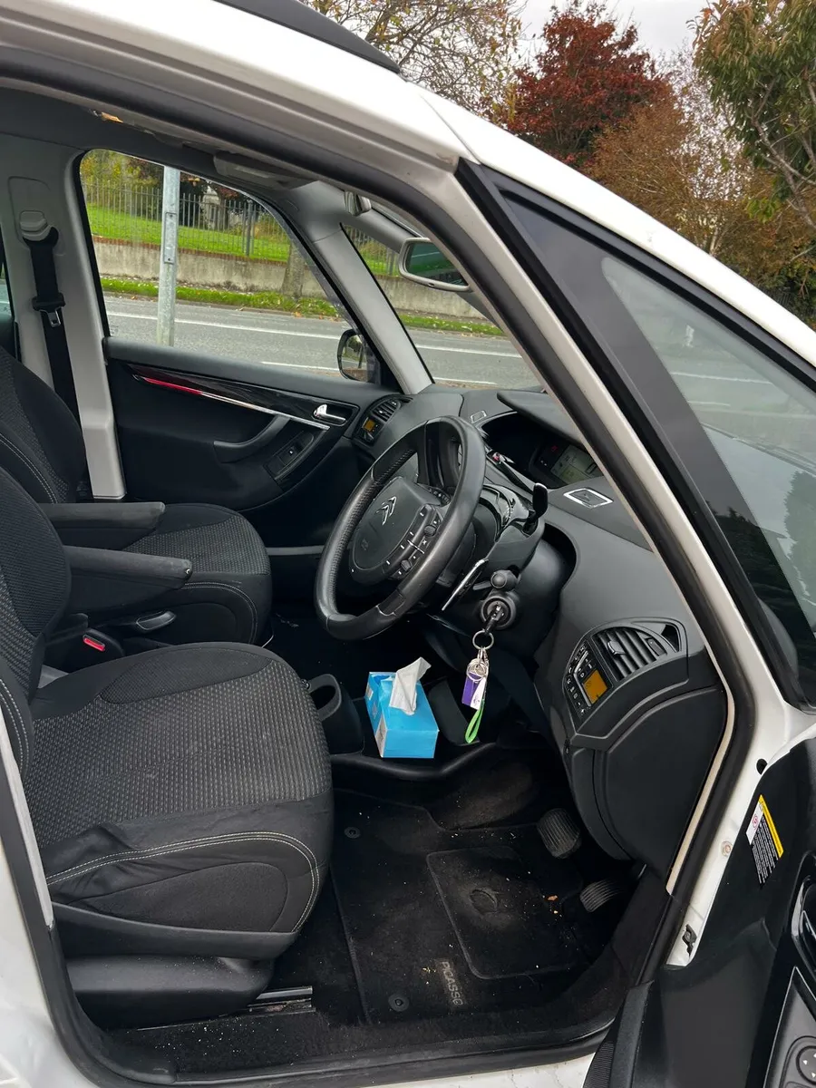 Citroenc4 Picasso 131 7seats Automatic - Image 4