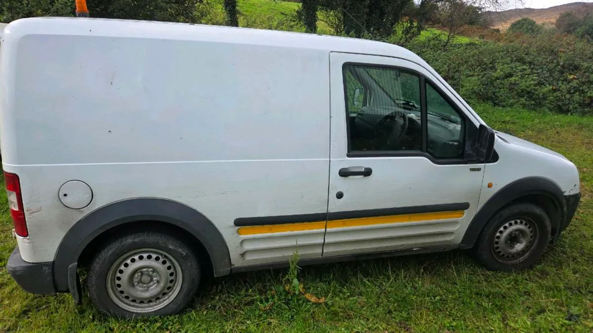 Van - Image 4