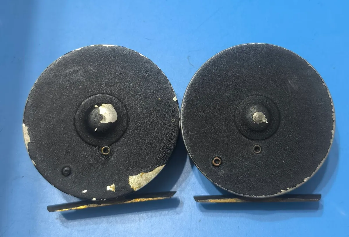 Pair of vintage fly fishing trout reels - Image 2