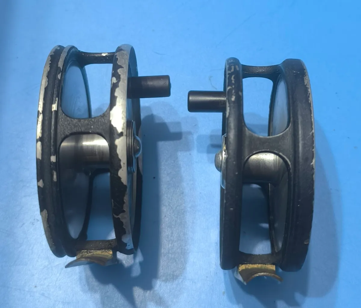 Pair of vintage fly fishing trout reels - Image 4