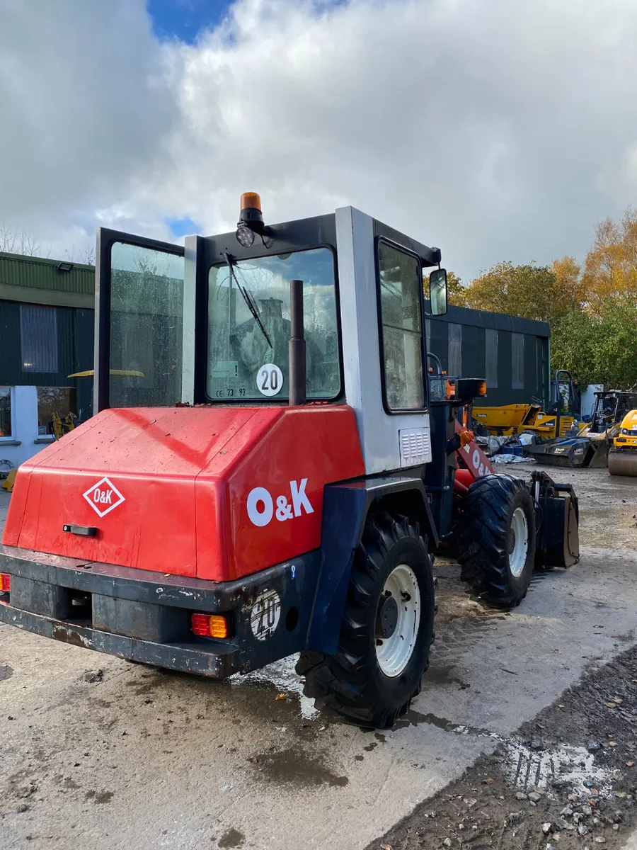 O & K L6.5 Loader - Image 4