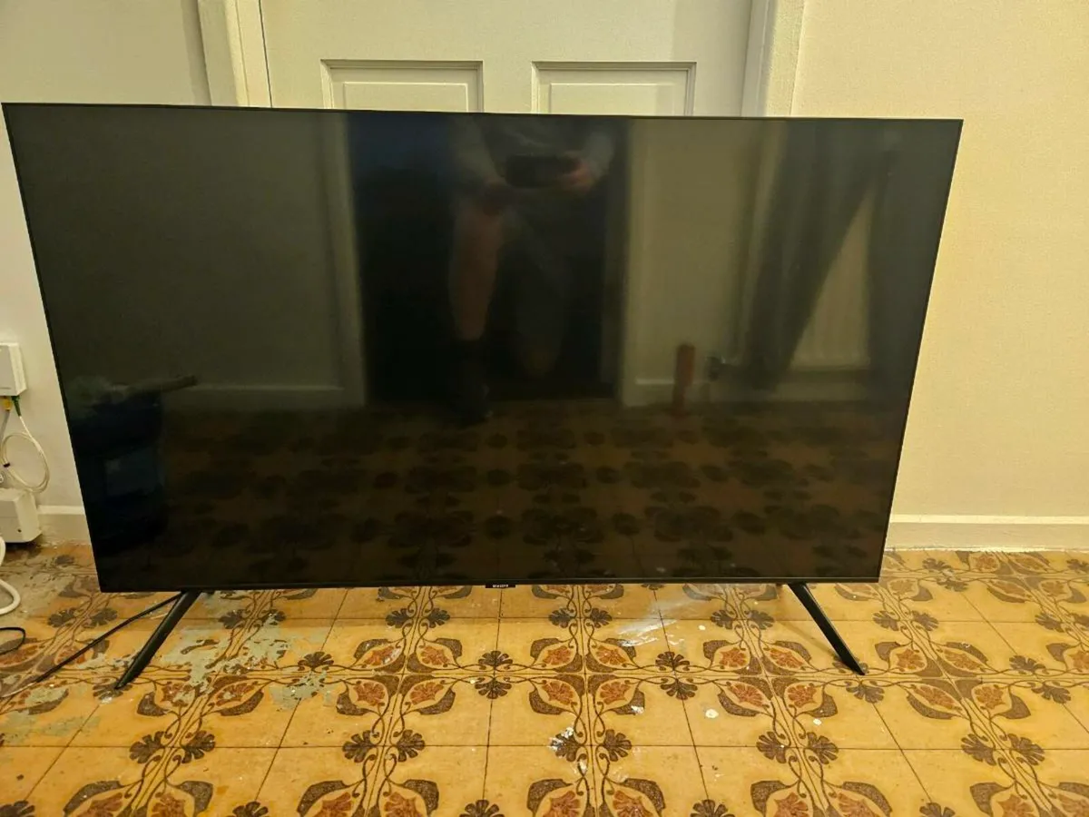 Samsung 50" smart tv - Image 2