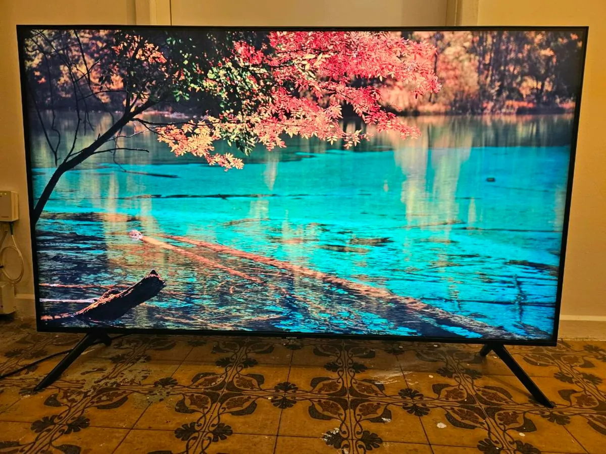 Samsung 50" smart tv - Image 1