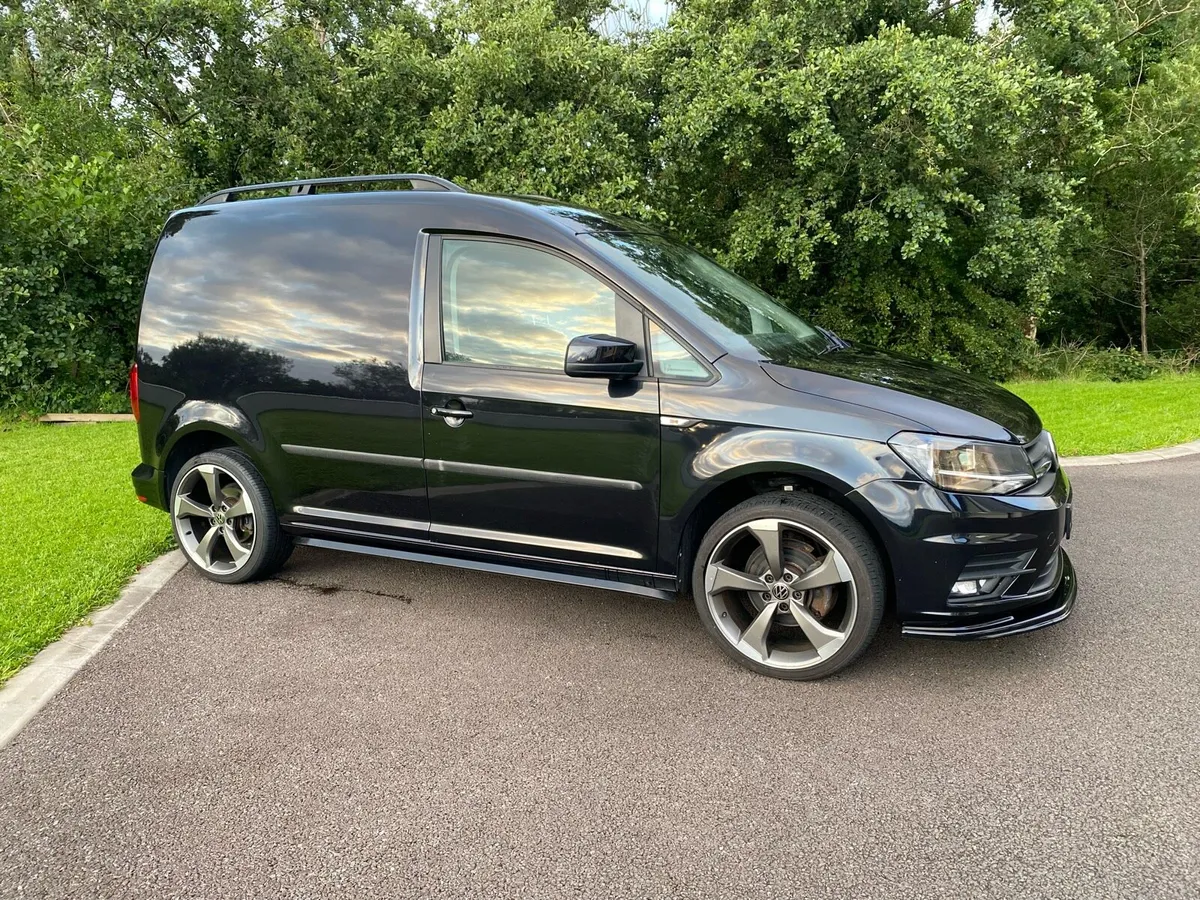 2020 Volkswagen Caddy Highline - Image 2