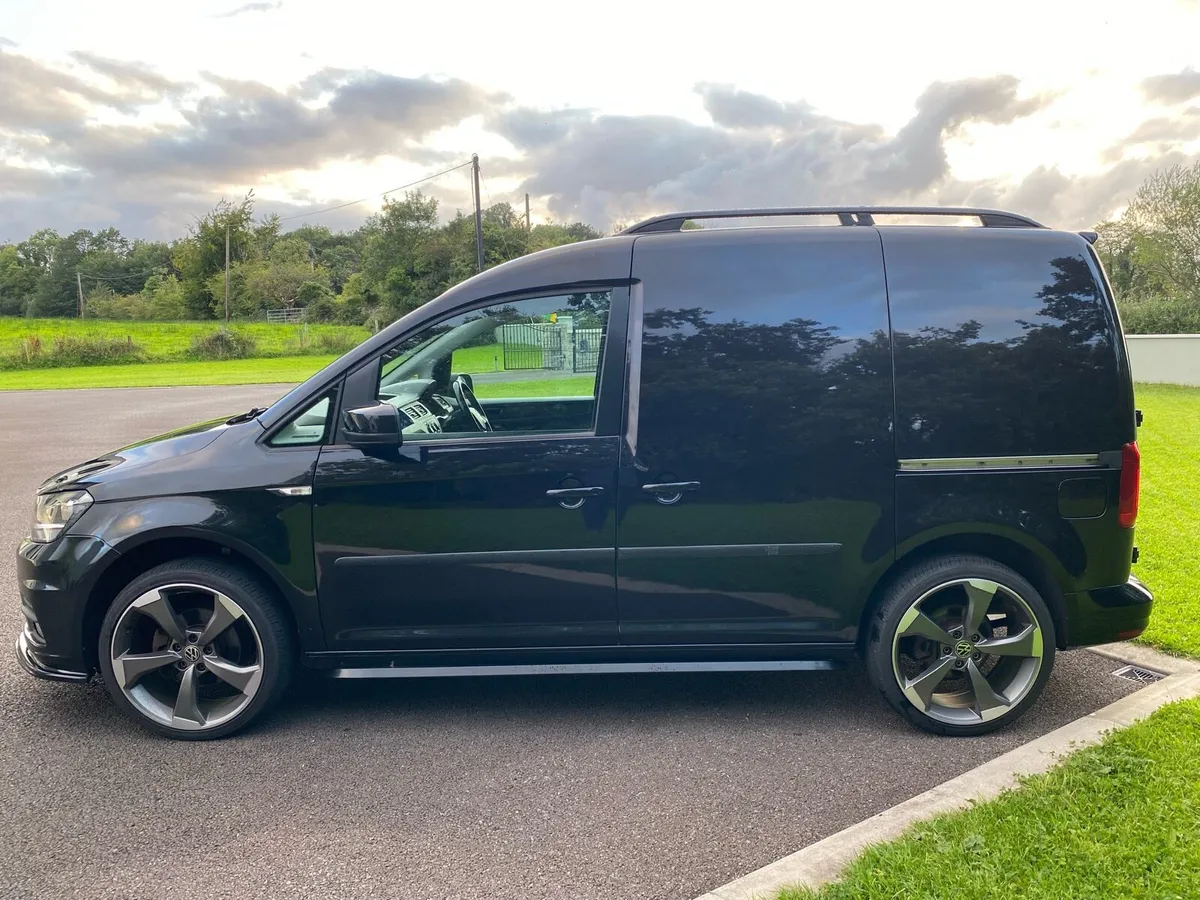2020 Volkswagen Caddy Highline - Image 4