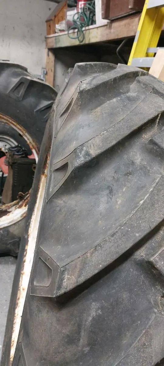 Tractor wheels - Image 1