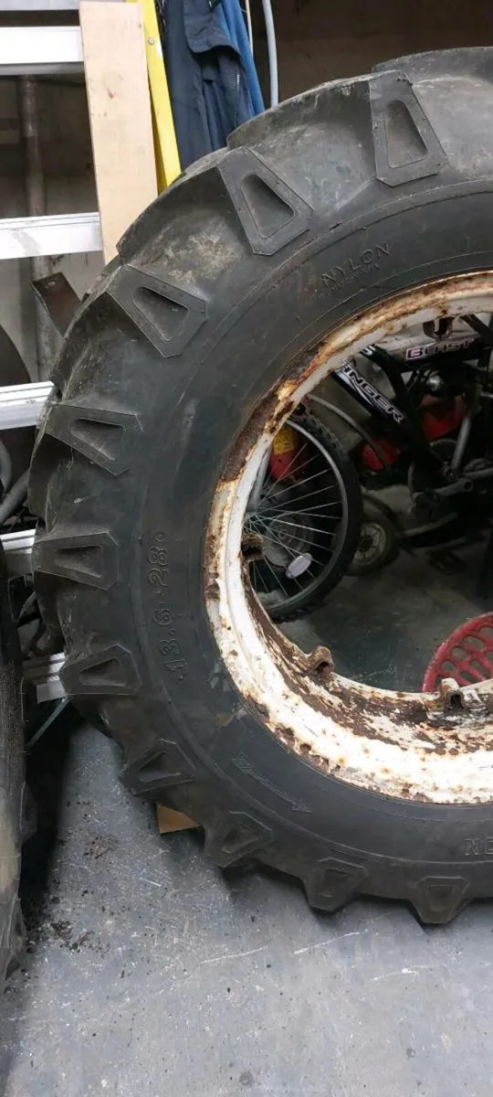 Tractor wheels - Image 2