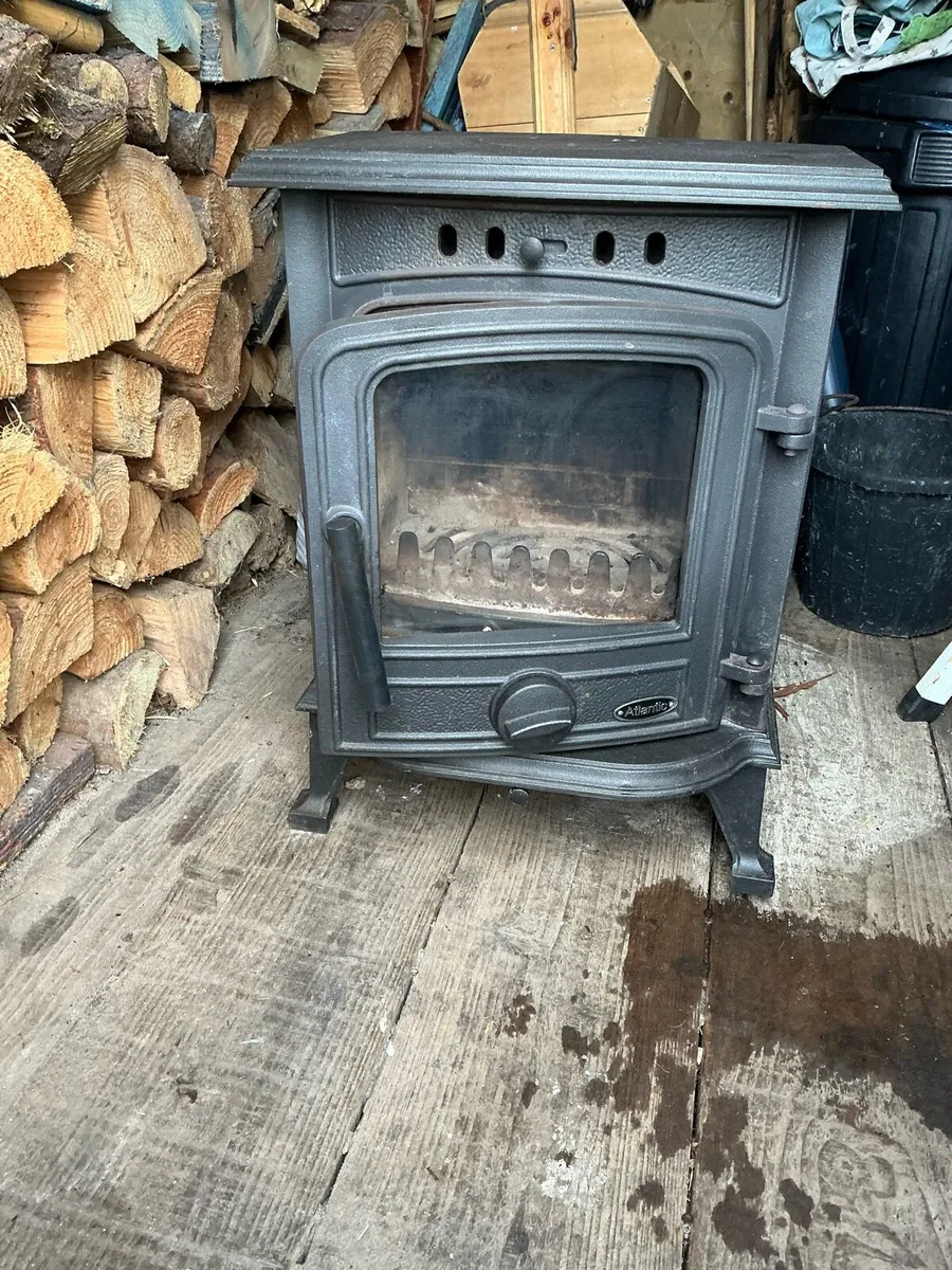 Wood burning stove - Image 1
