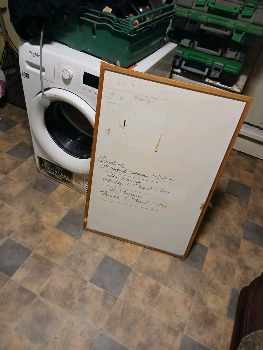 white board - Image 1