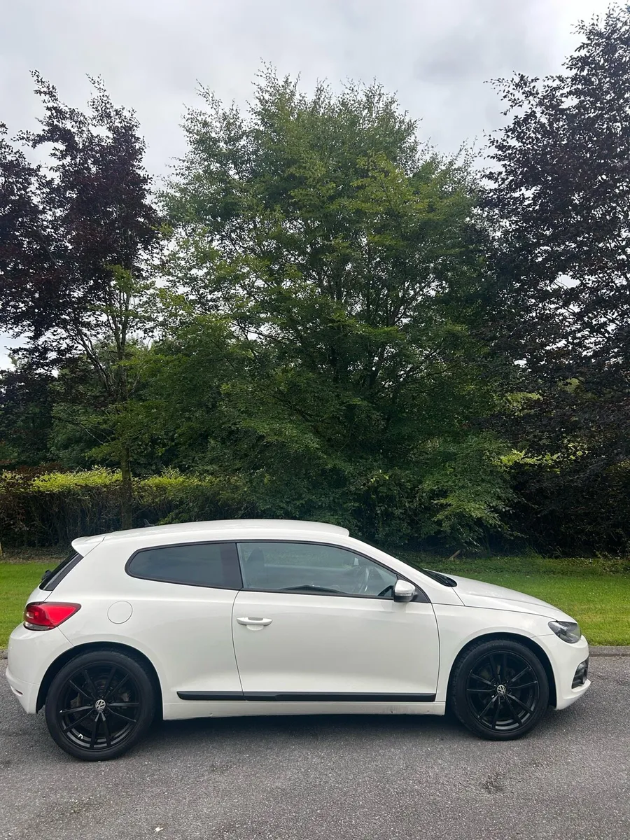 2014 Volkswagen Scirocco 2L Diesel - Image 2
