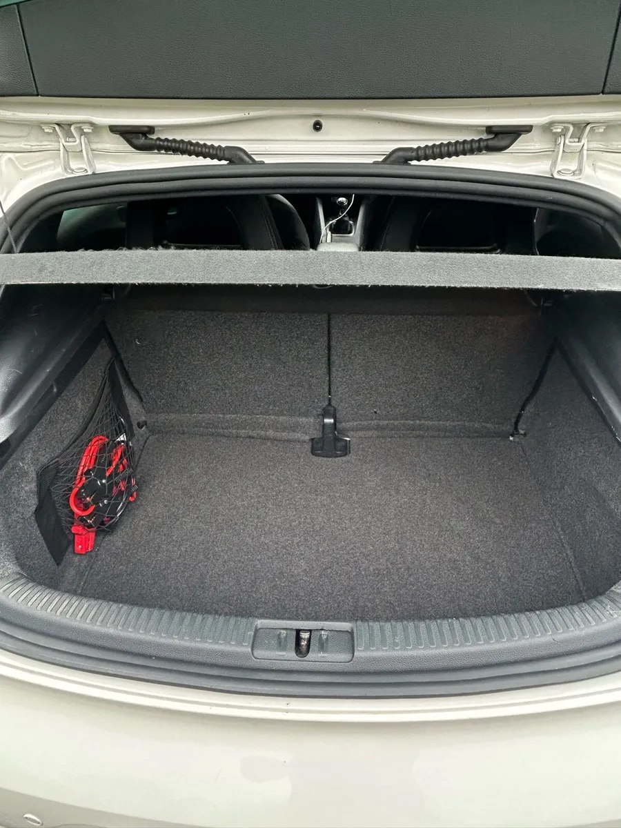 2014 Volkswagen Scirocco 2L Diesel - Image 4
