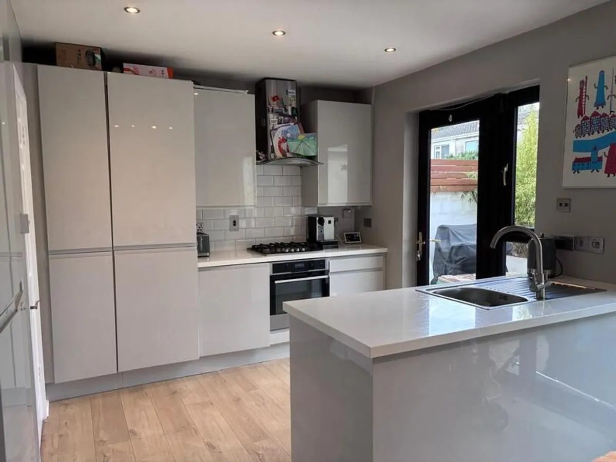 Kitchen for sale - Image 1