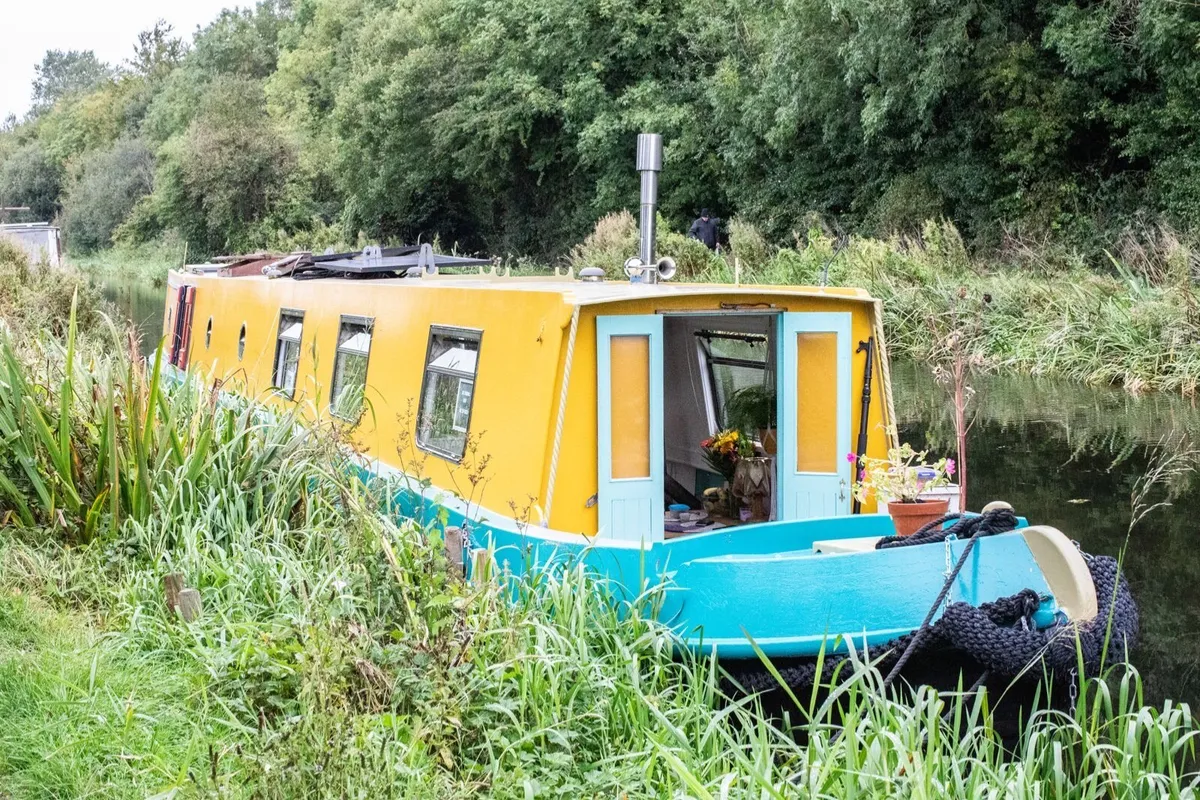 Narrow baot Barge 60’ - Image 1