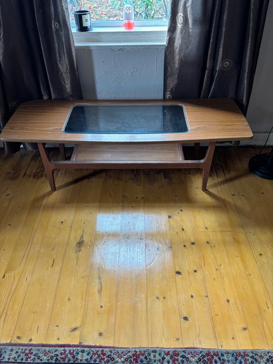 Table and chairs sideboard coffe table - Image 3