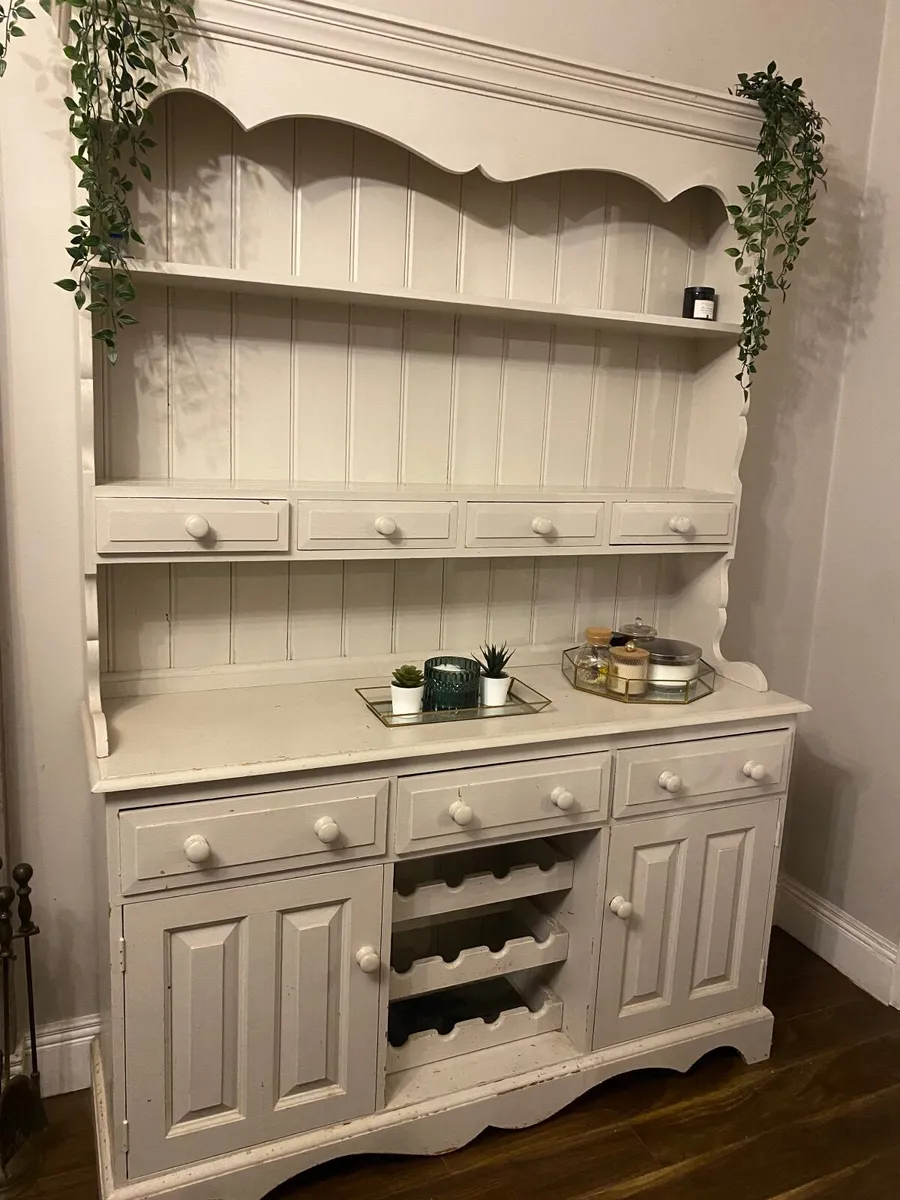 Dresser cabinet - Image 1