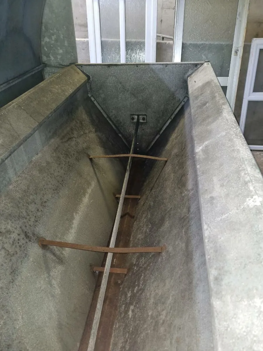 Cattle feeder - Image 3