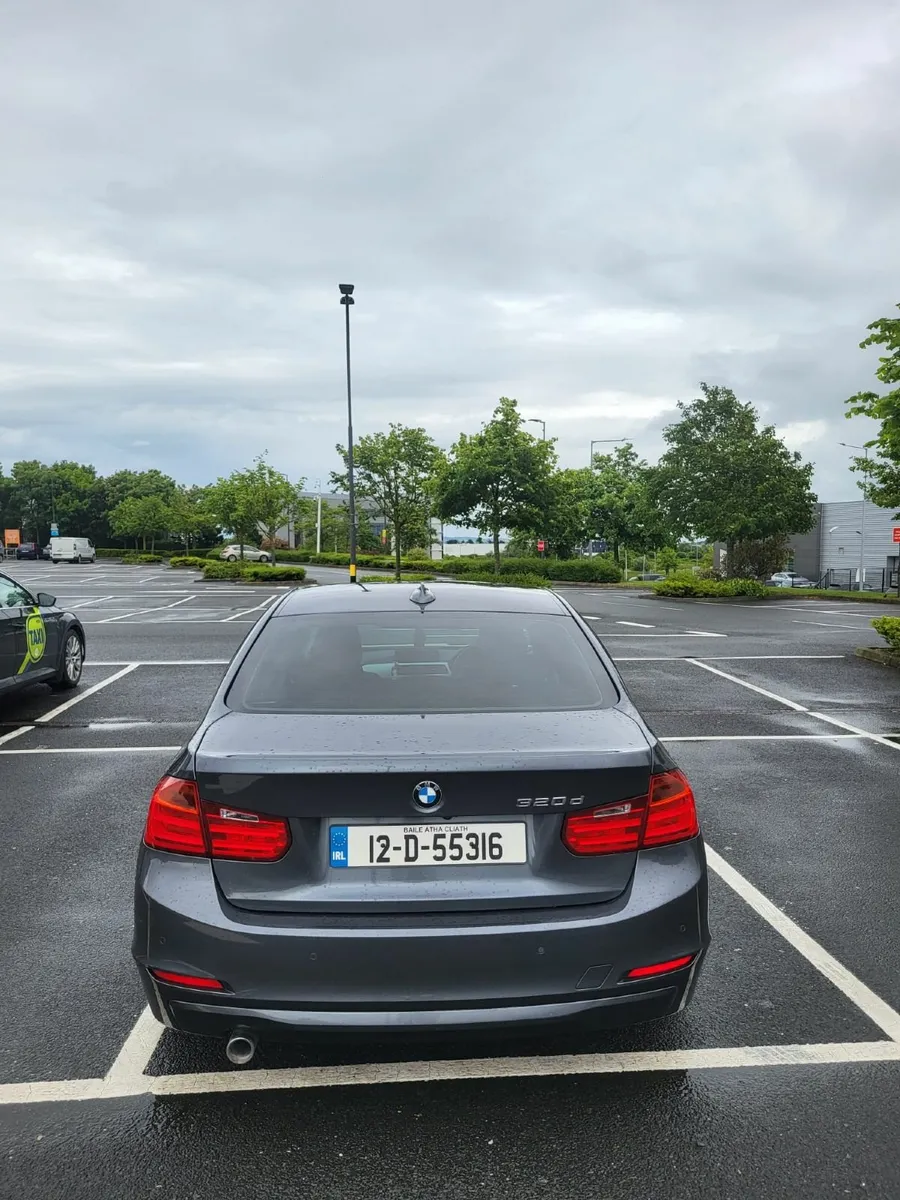 BMW 3-Series 2012 320d - Image 2