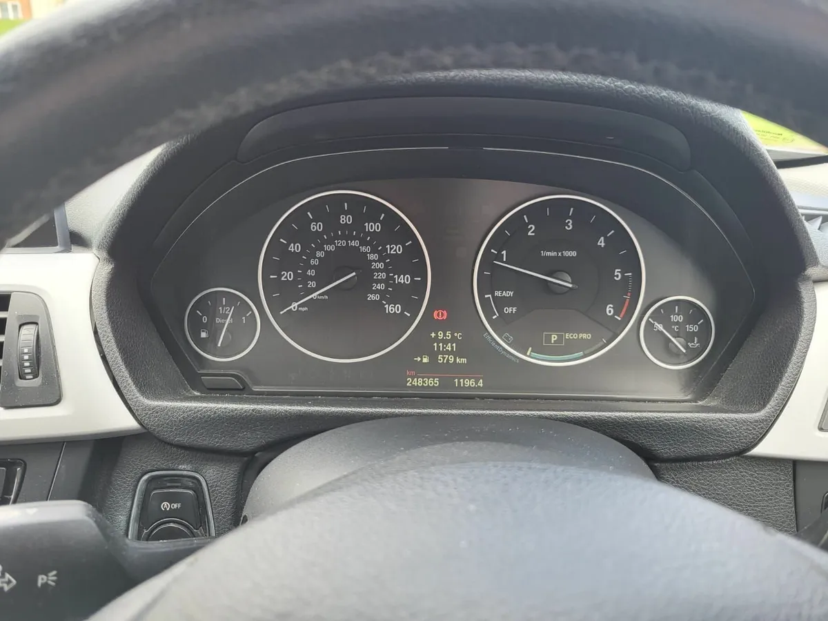 BMW 3-Series 2012 320d - Image 4