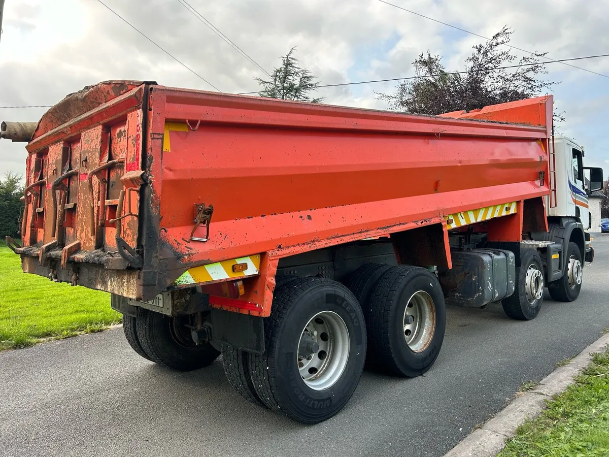 Steel body & Ram off 8x4 Scania - Image 2
