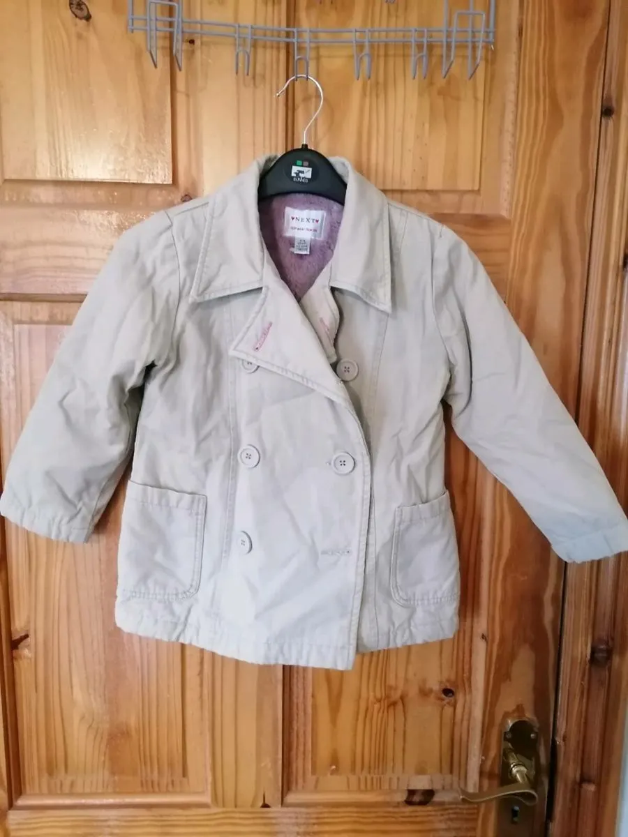 Girls coats - Image 2