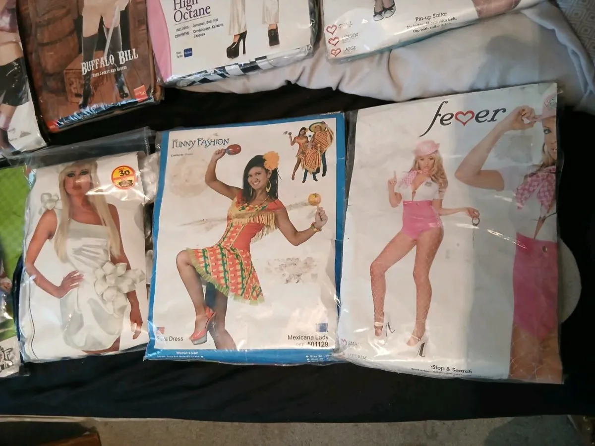 Halloween costumes - Image 2