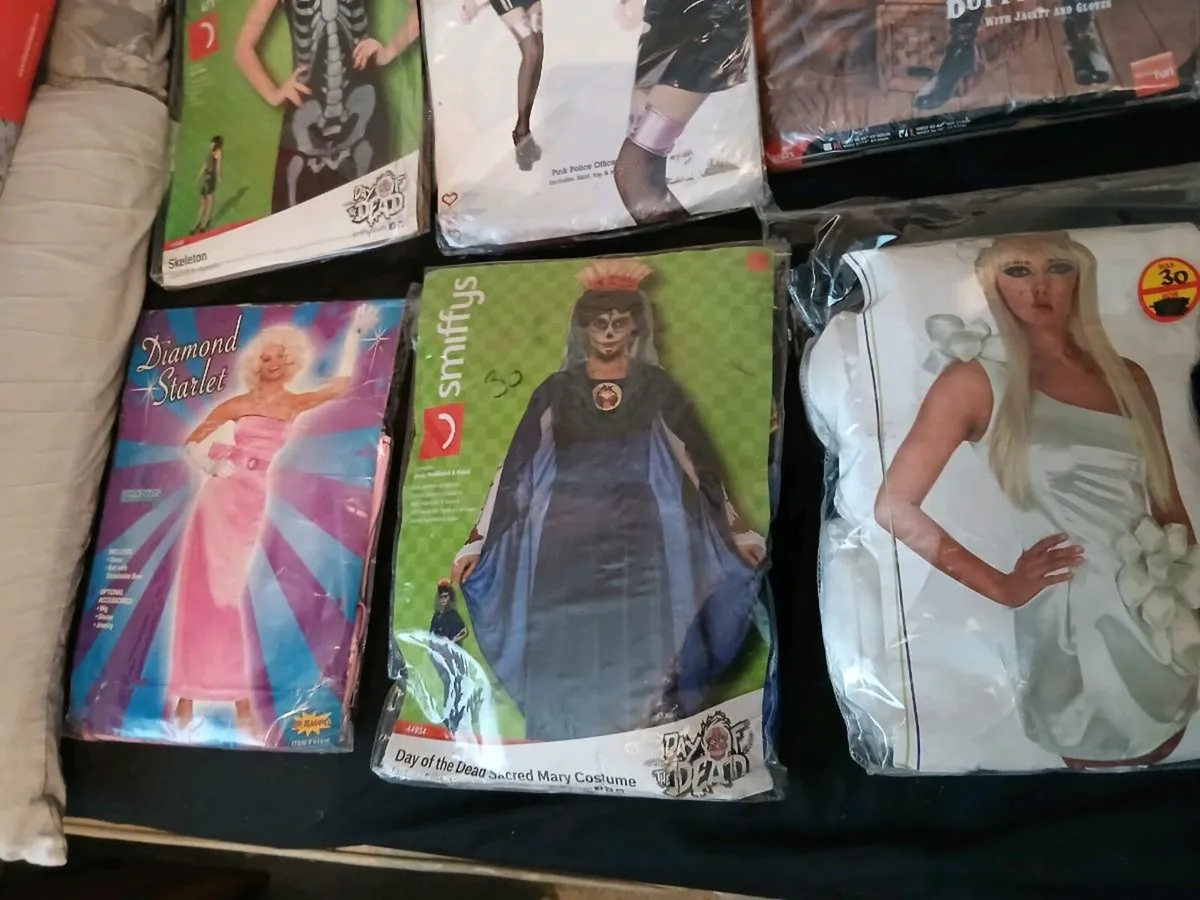 Halloween costumes - Image 3