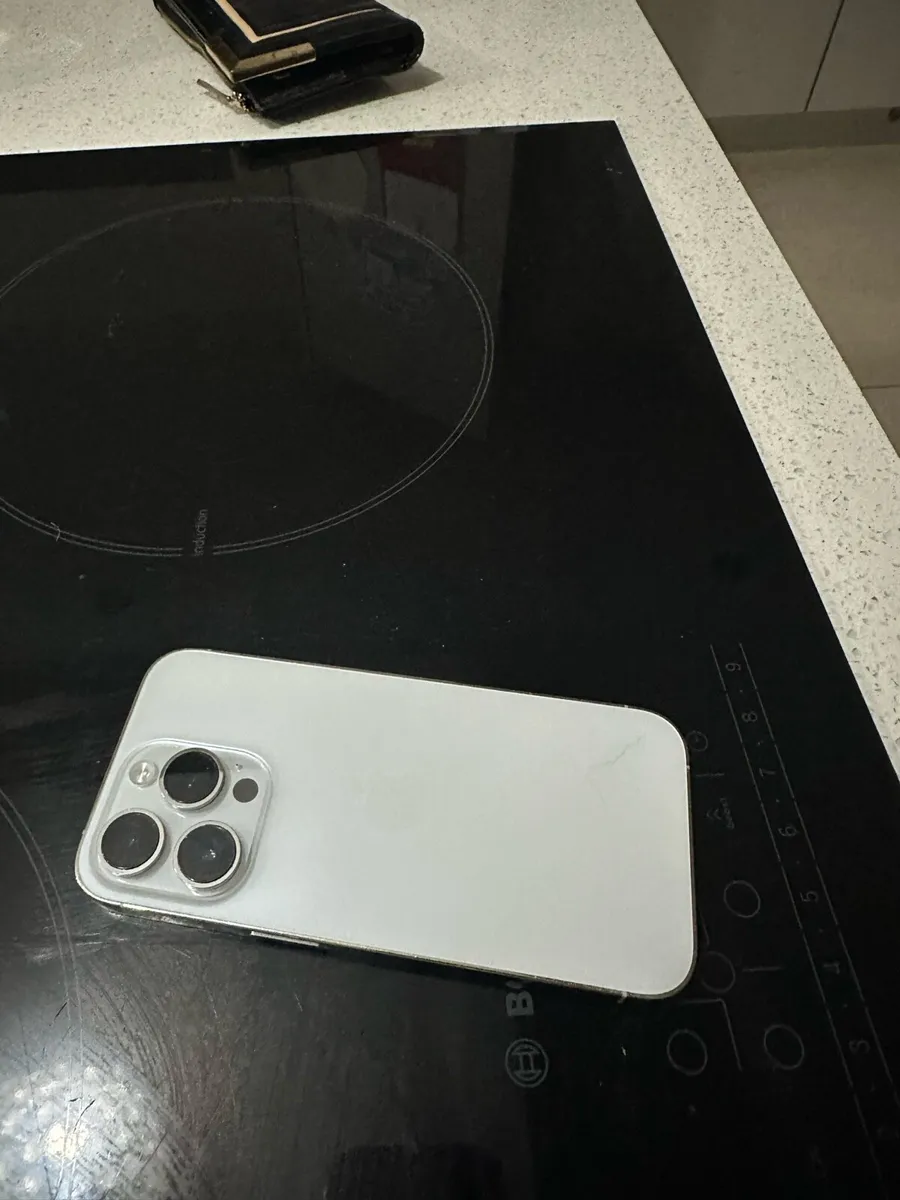iPhone 14 Pro - Image 1