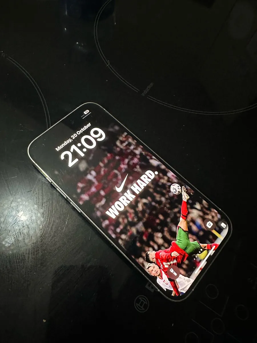 iPhone 14 Pro - Image 2