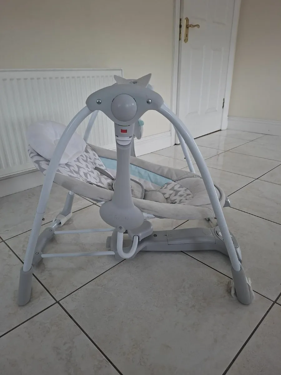 Baby swing - Image 1