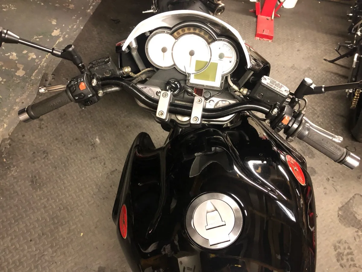 Moto Guzzi 1200 Sport - Image 2