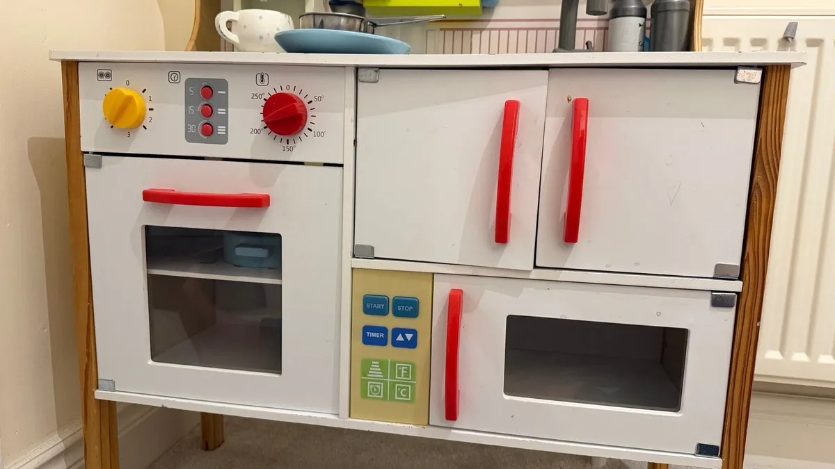 Wooden toy kitchen with accessories - Image 4