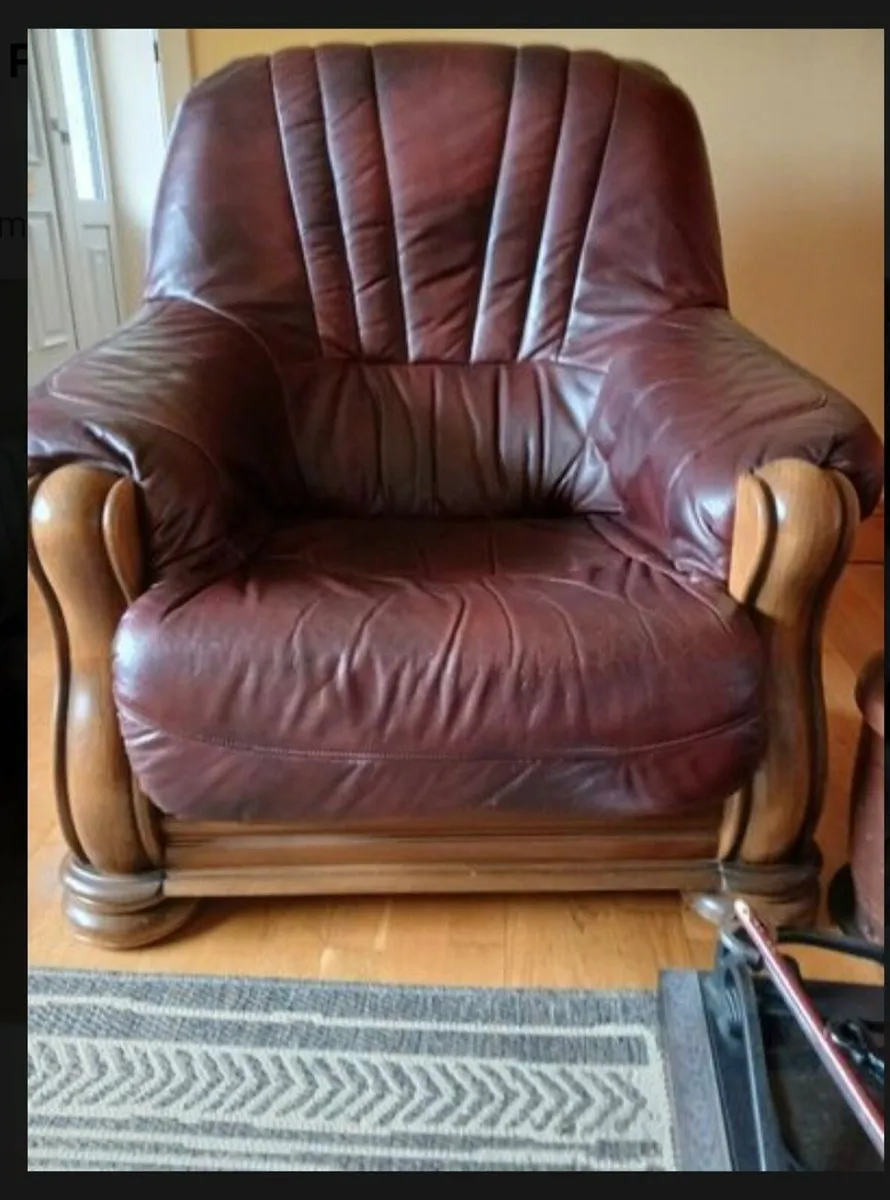 3 piece Suite - Image 3