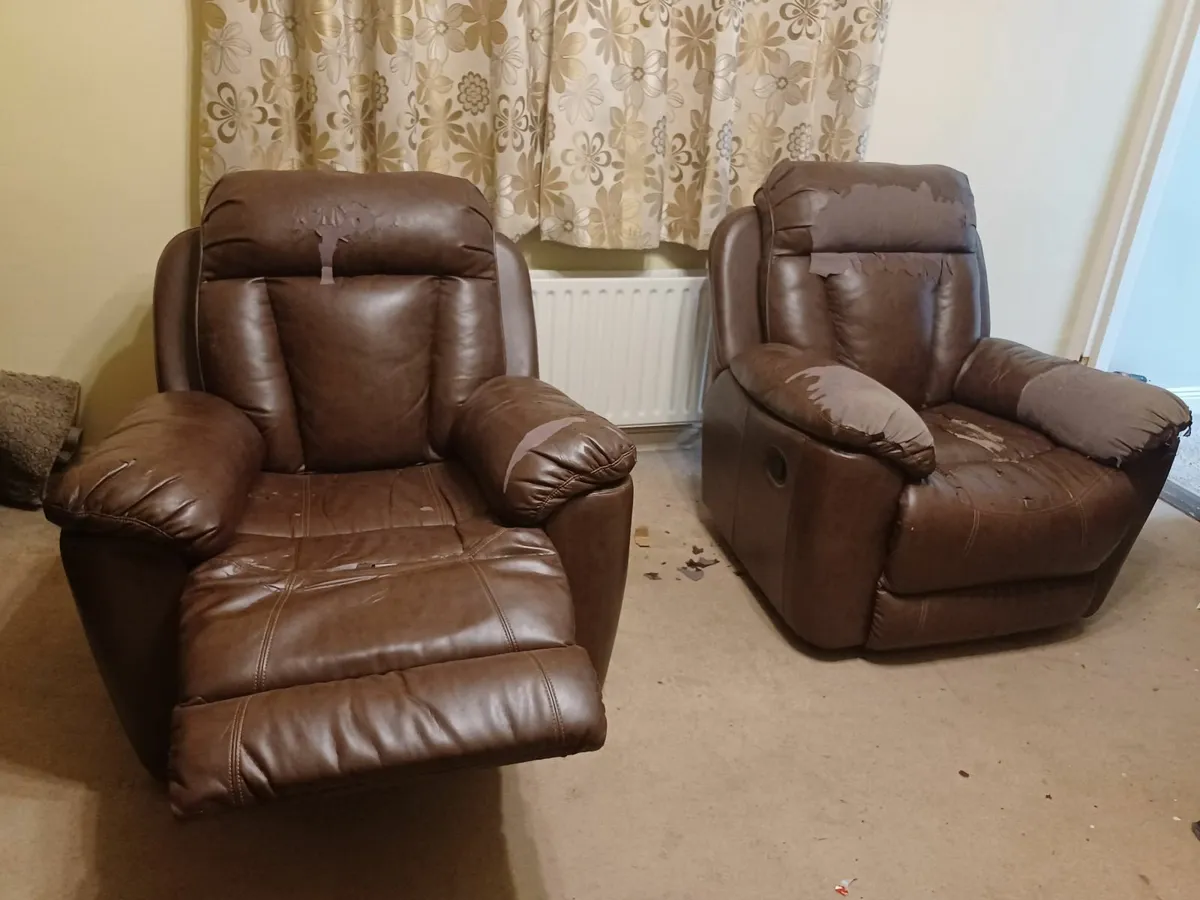 Couch Suite with recliners - Image 2