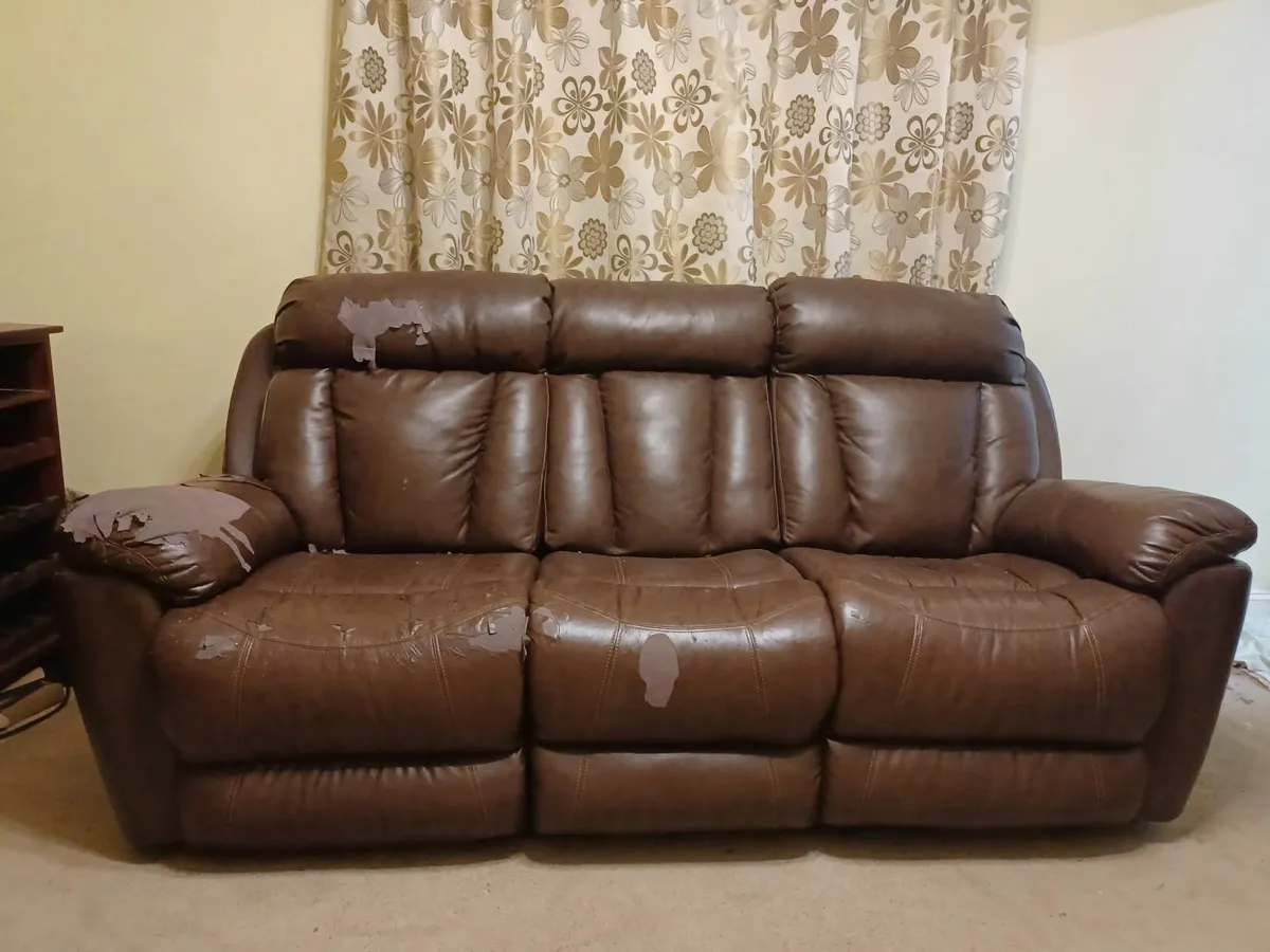 Couch Suite with recliners - Image 4