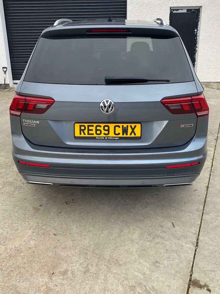 2019 Volkswagen - Image 4