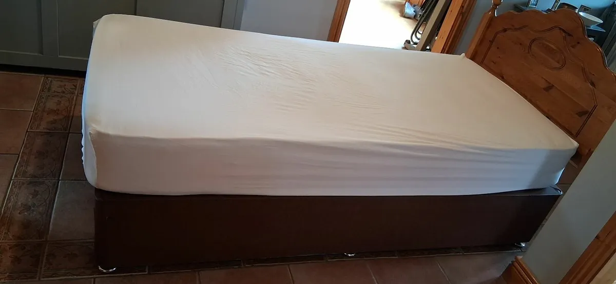 Single divan bed with headboard - Image 3