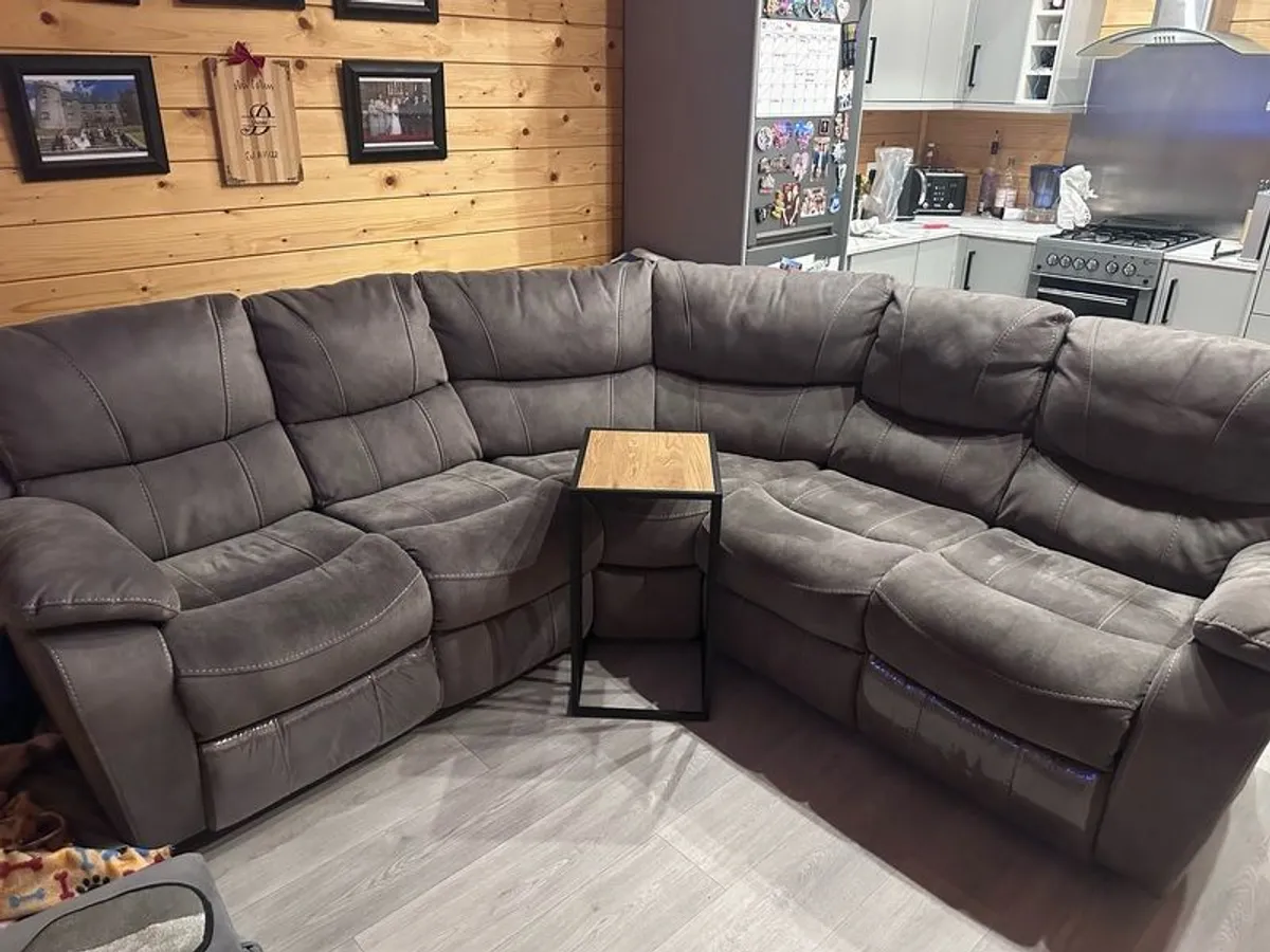 Corner sofa (L-Shape) - Image 1