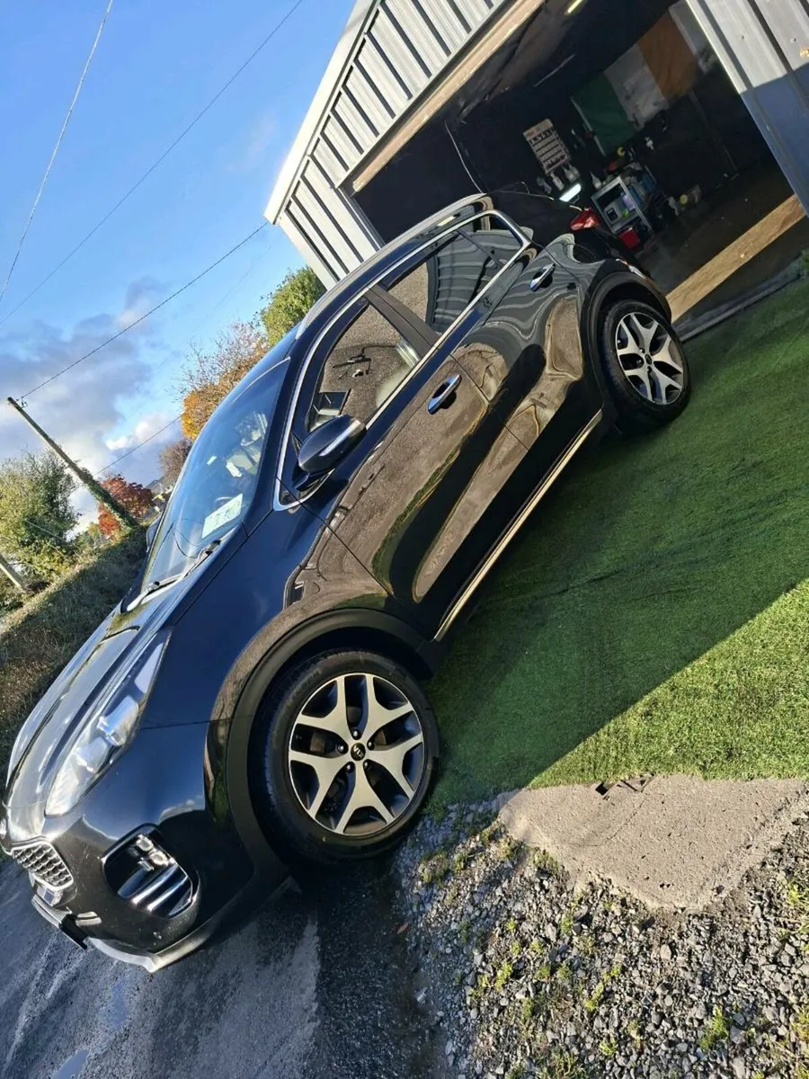 Car/jeep - Image 1