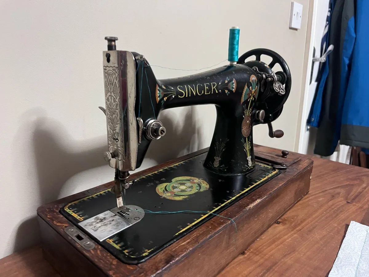 Singer 66k - Image 1