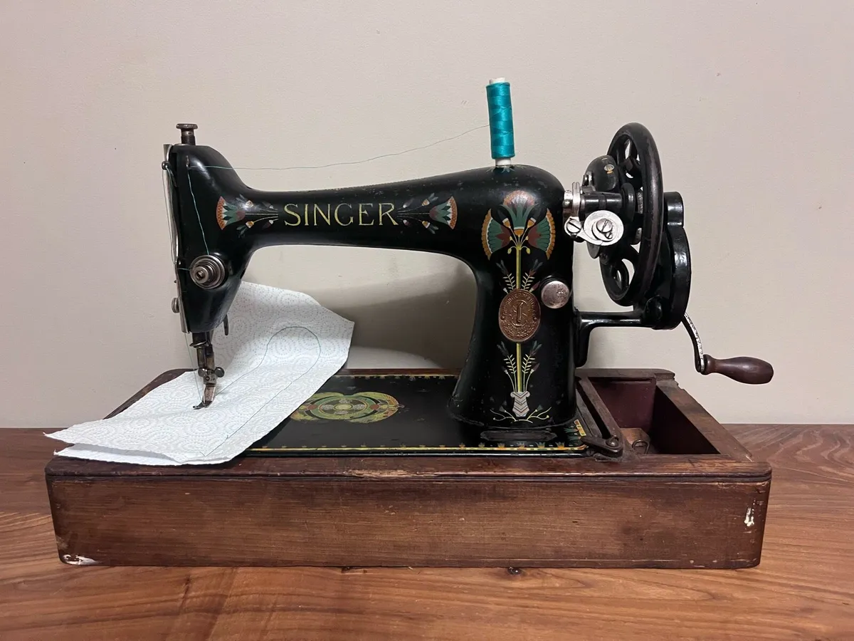 Singer 66k - Image 2