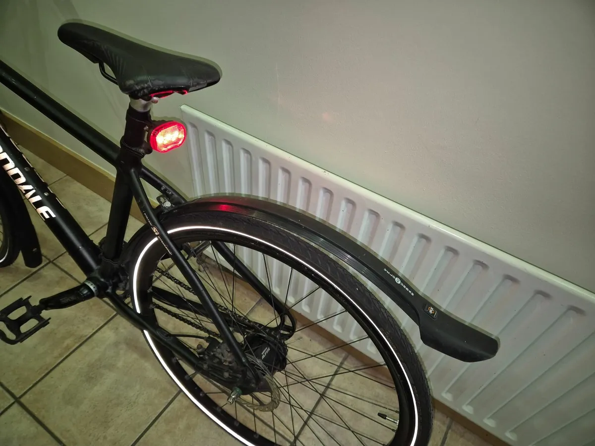 Cannondale Hybrid Bike - Image 2