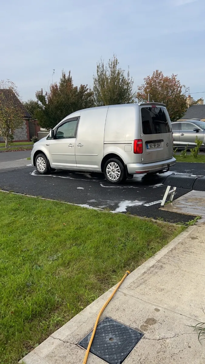 Volkswagen Caddy 2018 trendline - Image 1