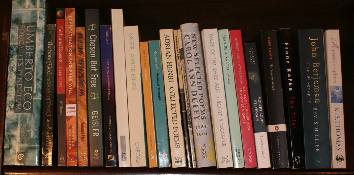 Box of books - Image 1