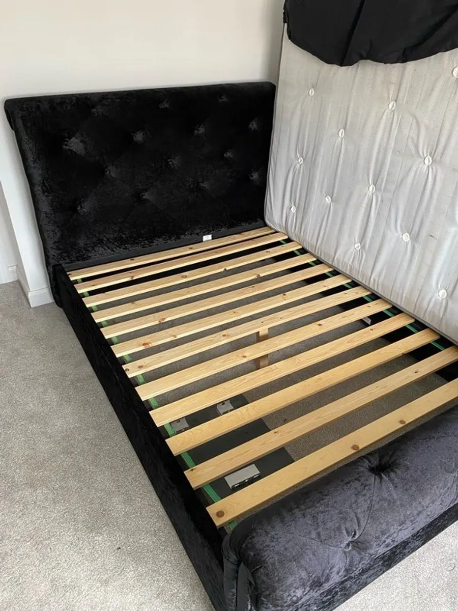 Sloane Double Black Sleigh Bedframe - Image 2