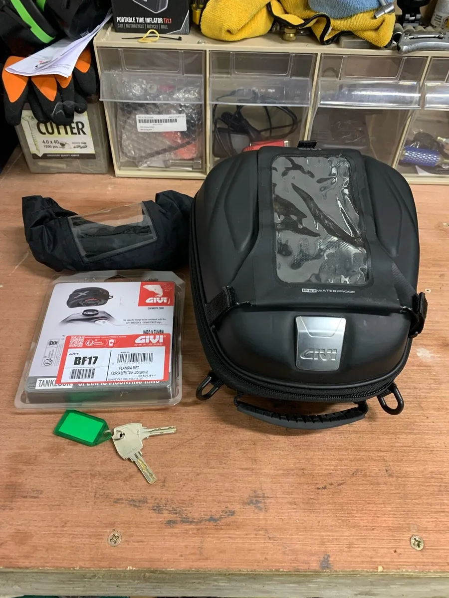 Motorcycle luggage - Image 1