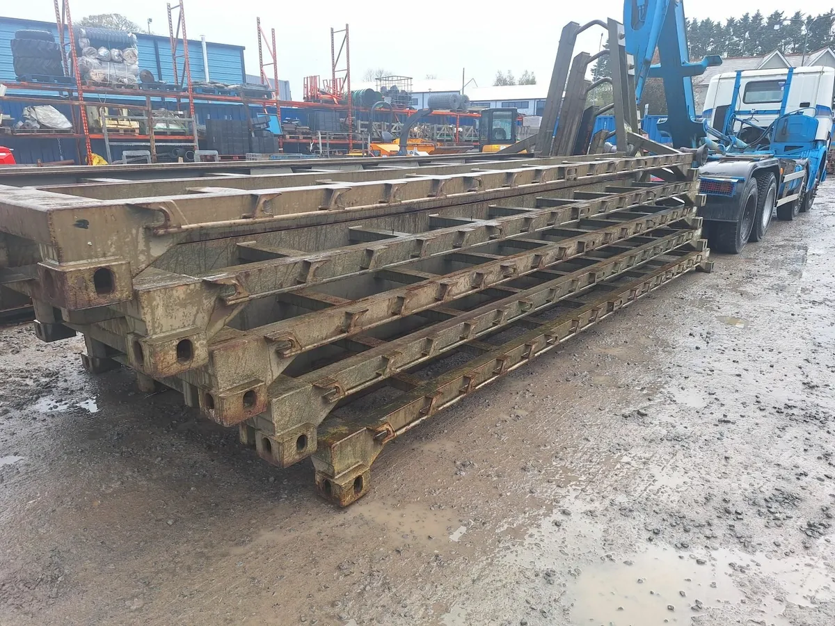 Hook loader flat bodys - Image 1