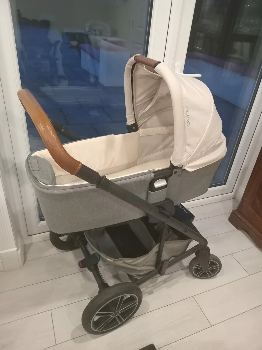 Nuna full set paid over 1200 for it - Image 2