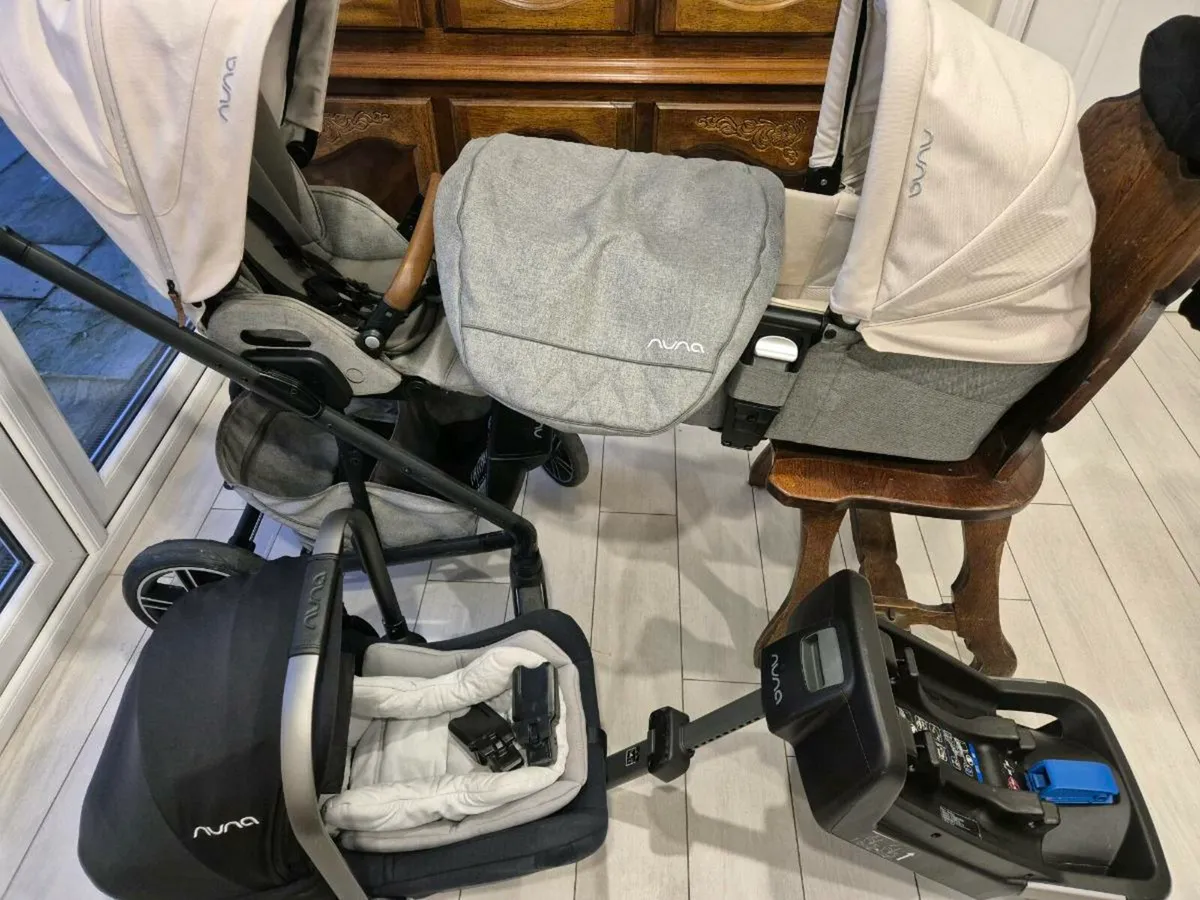 Nuna full set paid over 1200 for it - Image 1